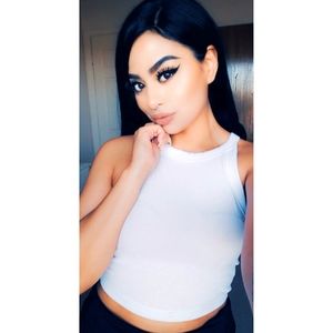 Meet your Posher, Dee